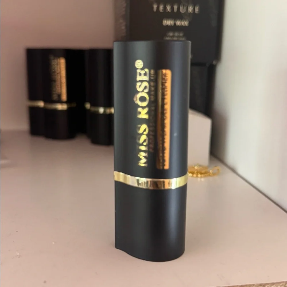 Miss Rose Elegant Black eyeliner